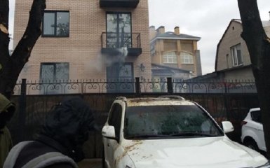 Авто российских дипломатов в Киеве облили фекалиями - появилась реакция РФ