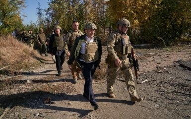 Люди с оружием - не участники ООС: в штабе отреагировали на ситуацию с Зеленским в Золотом