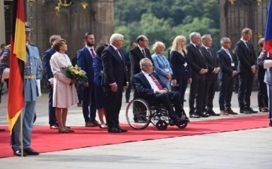Полиция Чехии будет расследовать действия окружения президента Земана