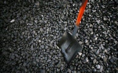 Россия экспортирует уголь с оккупированных районов Донбасса в третьи страны - Bloomberg