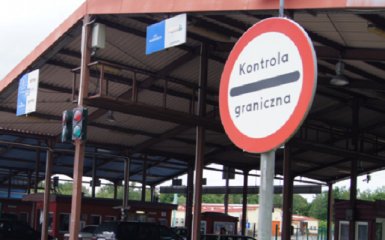 Польша запретила въезд в страну грузовикам из РФ