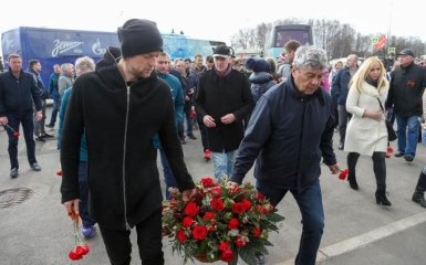 Легендарный украинский футболист "засветился" с георгиевской лентой в России: появились фото