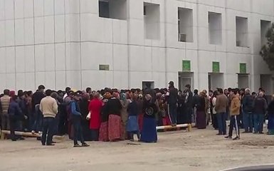 У Туркменістані влада незвично вирішила боротися з чергами: з'явилося відео