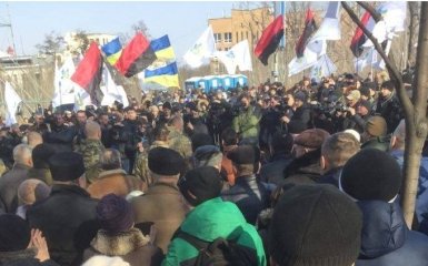 Акции в центре Киева: ветераны АТО и военные эксперты сделали обращение