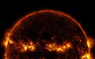 Палаючий гарбуз: NASA опублікувало моторошне фото Сонця до Хелловіну