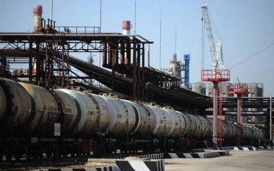 Япония покупает российскую нефть по цене выше "потолка" в 60 долларов за баррель
