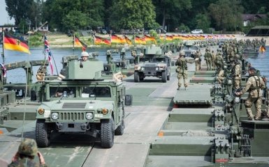 Війська НАТО показали, як можуть наступати: опубліковані яскраві фото