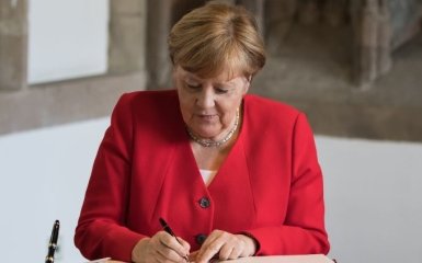 Меркель озвучила фінальне рішення ЄС щодо авіасполучення та Білорусі