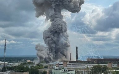 Під Москвою пролунав сильний вибух на оптико-механічному заводі — відео