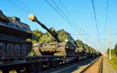 Росія не припиняє зтягувати війська до кордонів України: з'явилося нове фото і відео
