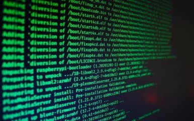 США відправили до України хакерів для боротьби з кібератаками РФ — Reuters