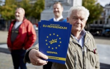 Референдум в Нидерландах: явка остается очень низкой