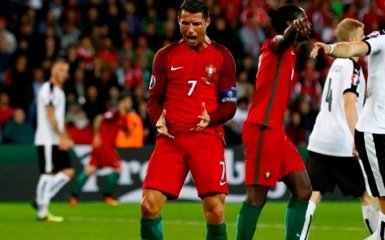 Криштиану Роналду психанул перед решающим матчем Евро-2016: опубликовано видео