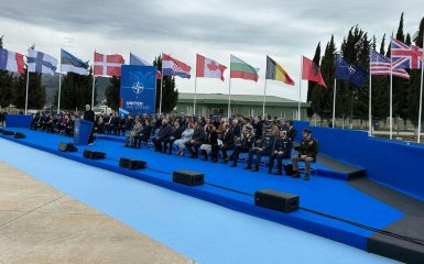 Прапори країн НАТО