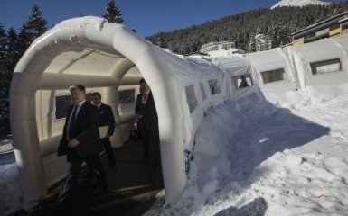 Важлива зустріч Порошенка в Давосі: з'явилося уточнення щодо Пінчука