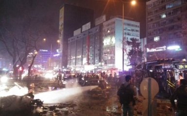 В столице Турции прогремел взрыв, десятки погибших: фото и видео с места теракта
