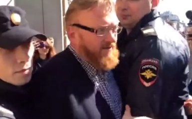 Скандальний російський депутат здичавів через "українські" кульки: опубліковані фото і відео