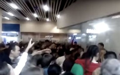 В России устроили новую давку из-за бесплатных угощений: появилось видео