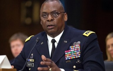 Ллойд Остін