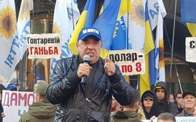 Політолог пояснив причини більшої популярності акції Рабіновича під Нацбанком, ніж мітингу під Радою