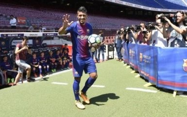 Барселона продала лишь одну футболку Паулиньо в день его презентации