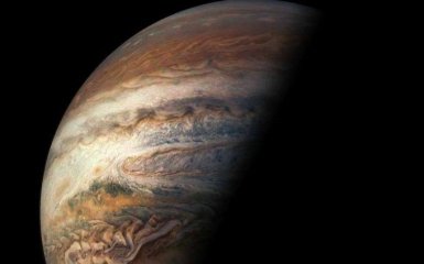 Вчені запідозрили Юпітер в космічному "канібалізмі"