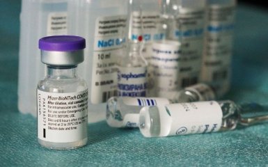 Pfizer-BioNTech анонсувала бустерну вакцину для подолання штаму Дельта