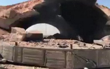 У мережі показали, як виглядає авіабаза Асада після ракетного удару США: з'явилося відео
