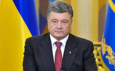 У мережі з'явилося відео новорічного привітання Порошенко