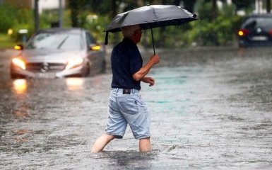 В Україні погіршиться погода: які області накриють грози з градом і коли повернеться спека