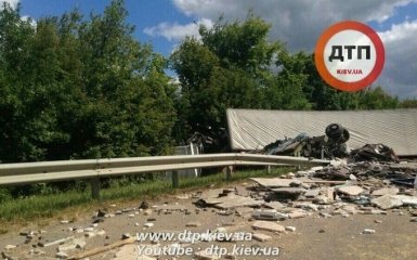 Под Киевом произошло масштабное ДТП: появились фото