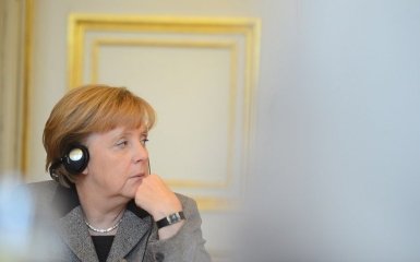 Щедра душа: Трамп жбурляв Меркель цукерки на саміті G7