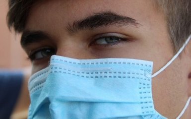 Количество больных коронавирусом в Украине 13 ноября побило новый антирекорд