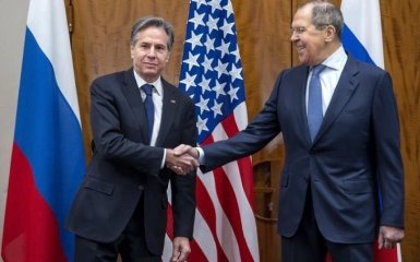 Блінкен і Лавров провели телефонні перемовини уперше з липня минулого року