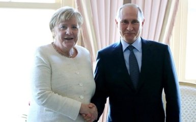 Путін та Меркель влаштували переговори через ситуацію на Донбасі