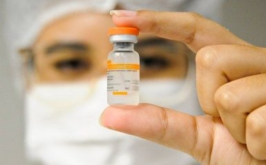 СМИ узнали, что Китай шантажирует Украину вакциной от коронавируса