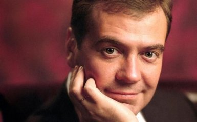 Премьер России снова стал мишенью для шуток: опубликовано фото