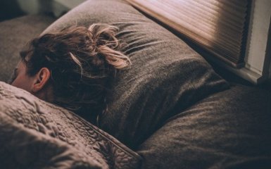 Медики назвали негативные последствия нехватки сна для женщин