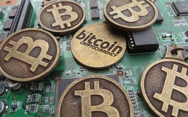 Курс біткоїна почав стрімко падати