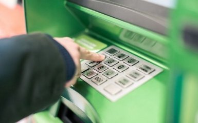 Нацбанк дозволив обмінювати валюту в банкоматах і терміналах