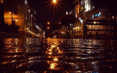 В центрі Києва затопило суд - з'явилися шокуючі фото