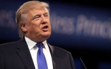 Трамп объяснил, почему его лицо выглядит оранжевым