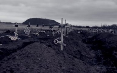 Воюющих на Донбассе россиян "остудили" песней на фоне кладбища: появилось видео