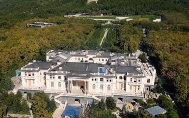 В ФСБ РФ наконец объяснили, почему над дворцом Путина установлена бесполетная зона