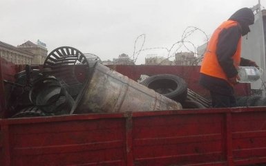 В Киеве начали "зачистку" Майдана: опубликованы фото
