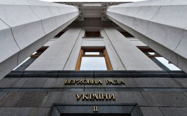Порошенко внес в Раду исправленный закон о статусе Донбасса