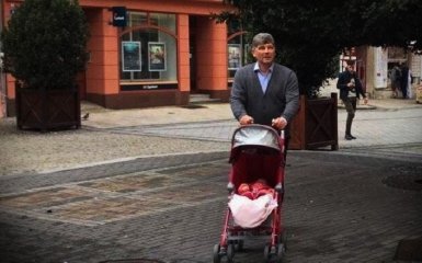 Один из организаторов сдачи Донбасса России гуляет в Европе: появились новые подробности