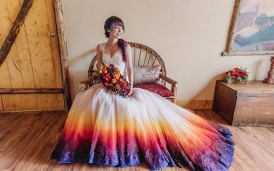Невеста-художница разукрасила свое свадебное платье: опубликованы фото
