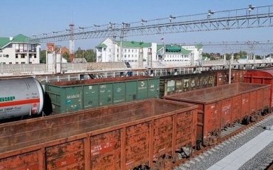 ЄС планує заборонити транзит багатьох товарів через Росію — Bloomberg