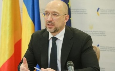 Кабмін сколихнув новий скандал через фото українського міністра з Кадировим